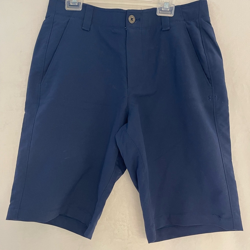 Men’s Under Armour navy shorts
